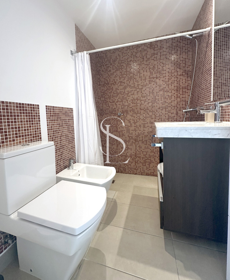Apartamento ID.226 - Icon Brava, 2 dorm, 2 baños, losa radiante, garaje, baulera.