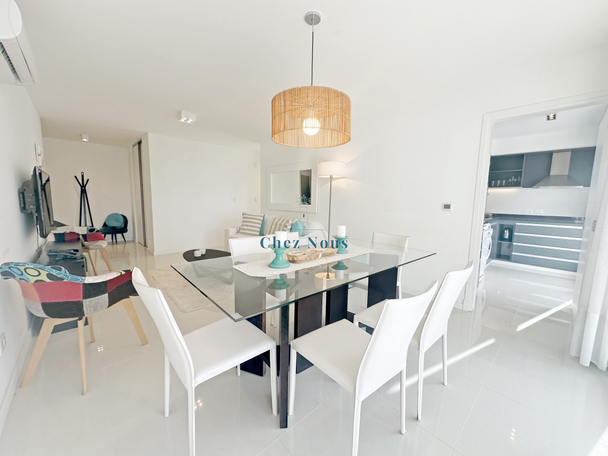 Apartamento ID.2092 - Icon Brava, 2 dorm, 2 baños, losa radiante, garaje, baulera.