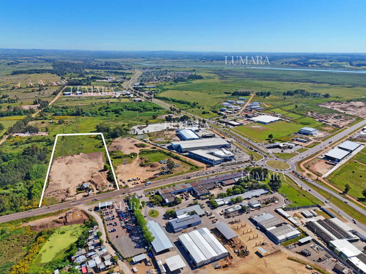Terreno ID.2615 - Lote en Nuevo Parque Industrial Cerrado