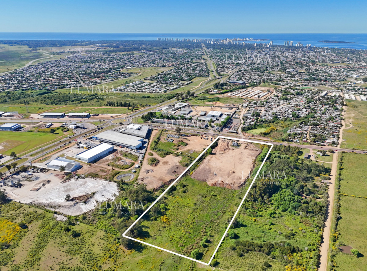 Terreno ID.2615 - Lote en Nuevo Parque Industrial Cerrado