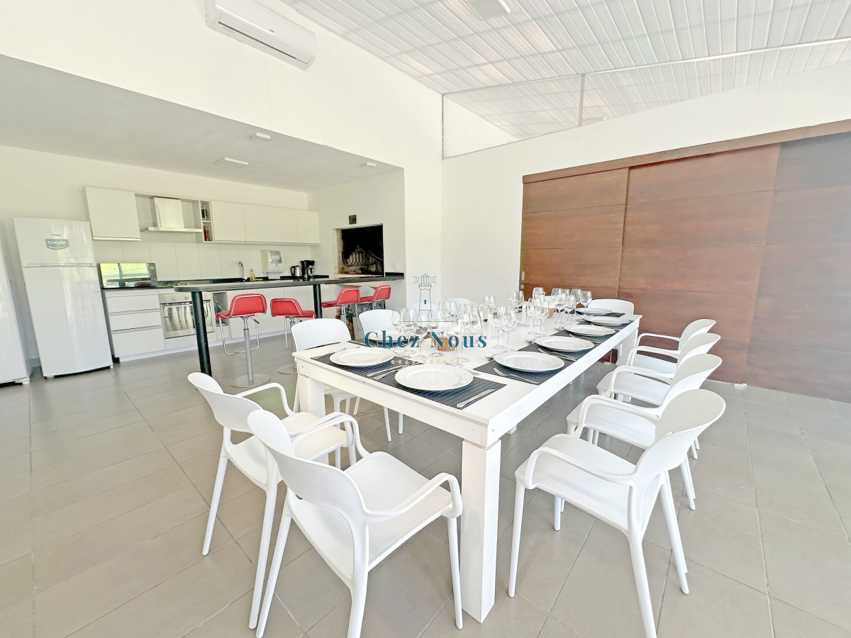 Apartamento ID.2092 - Icon Brava, 2 dorm, 2 baños, losa radiante, garaje, baulera.