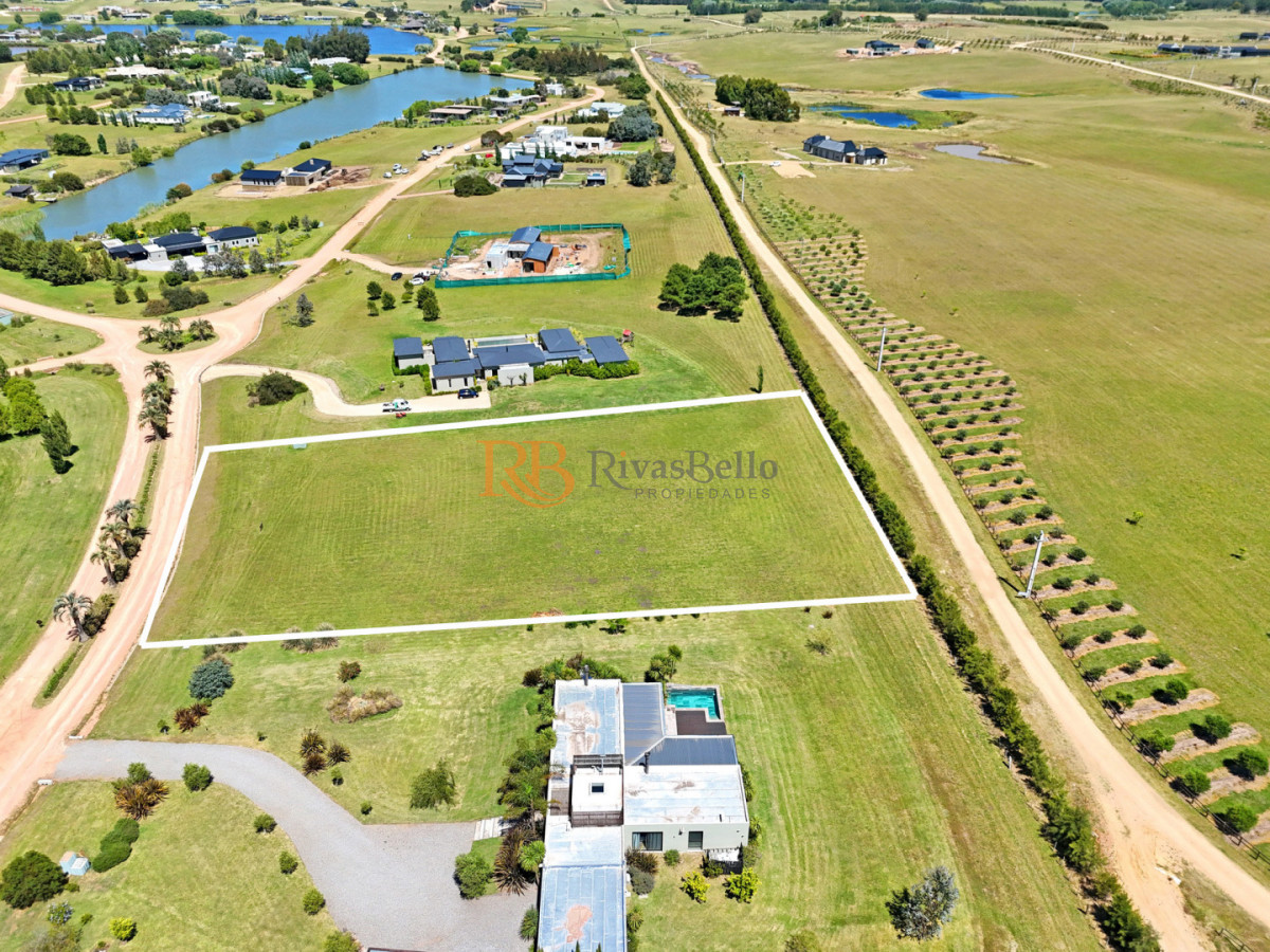 Terreno ID.102 - Barrio Privado, Pueblo Mio. Lote 2. Orientación NORTE