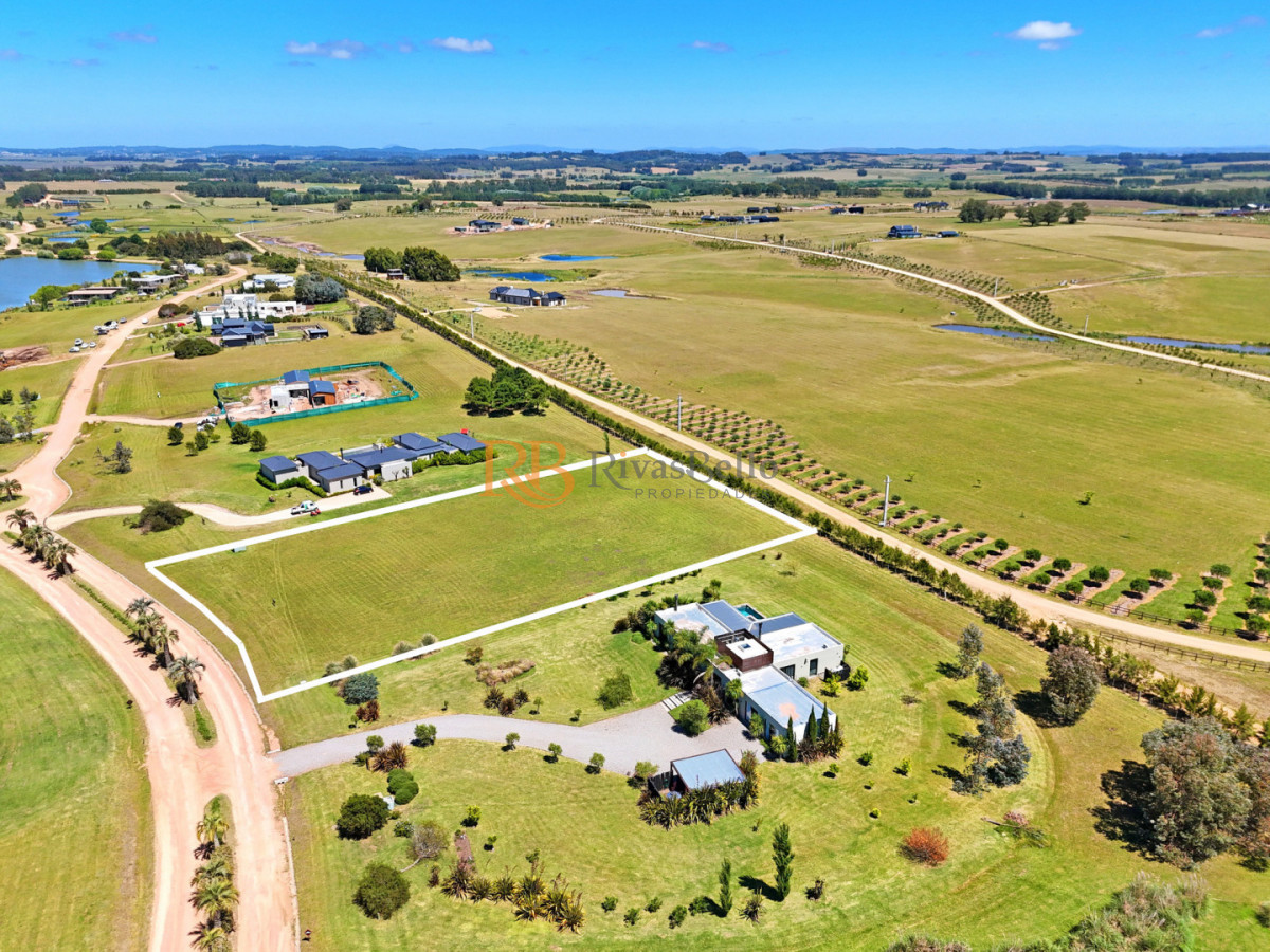 Terreno ID.102 - Barrio Privado, Pueblo Mio. Lote 2. Orientación NORTE