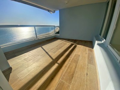 Reciclado, precio oportunidad, primera fila en playa mansa. - NYP2068A