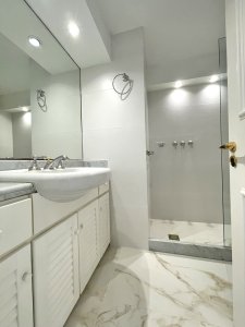 Reciclado, precio oportunidad, primera fila en playa mansa. - NYP2068A