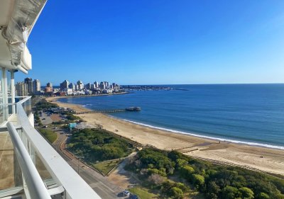 Reciclado, precio oportunidad, primera fila en playa mansa. - NYP2068A
