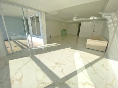 Reciclado, precio oportunidad, primera fila en playa mansa. - NYP2068A