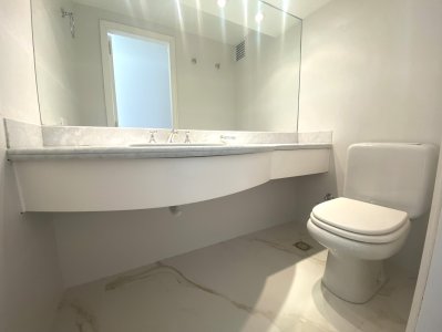Reciclado, precio oportunidad, primera fila en playa mansa. - NYP2068A
