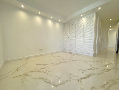 Reciclado, precio oportunidad, primera fila en playa mansa. - NYP2068A