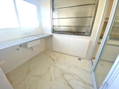 Reciclado, precio oportunidad, primera fila en playa mansa. - NYP2068A