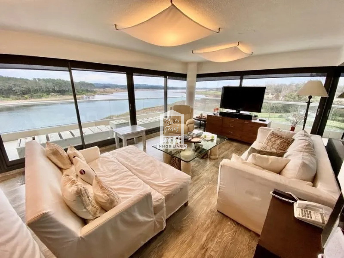 Penthouse con vista a la laguna y al mar. Lugar único e irrepetible