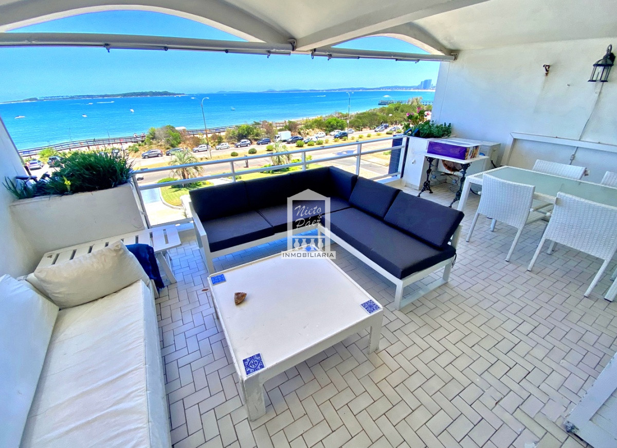 Parada 1, vista directa, Playa Mansa, mega terraza, 2 garajes. Wifi. Mucamas. Losa radiante. - NYP38401A