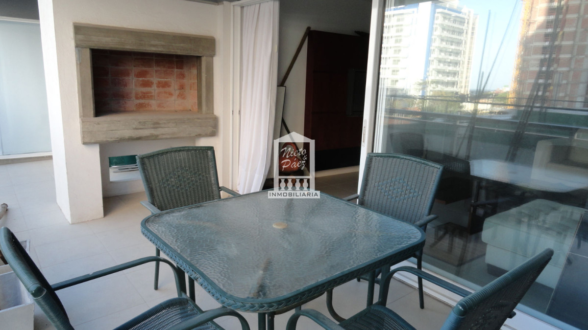 Moderna torre sobre Av Chiverta, con todos los servicios, parrillero propio - NYP24047A