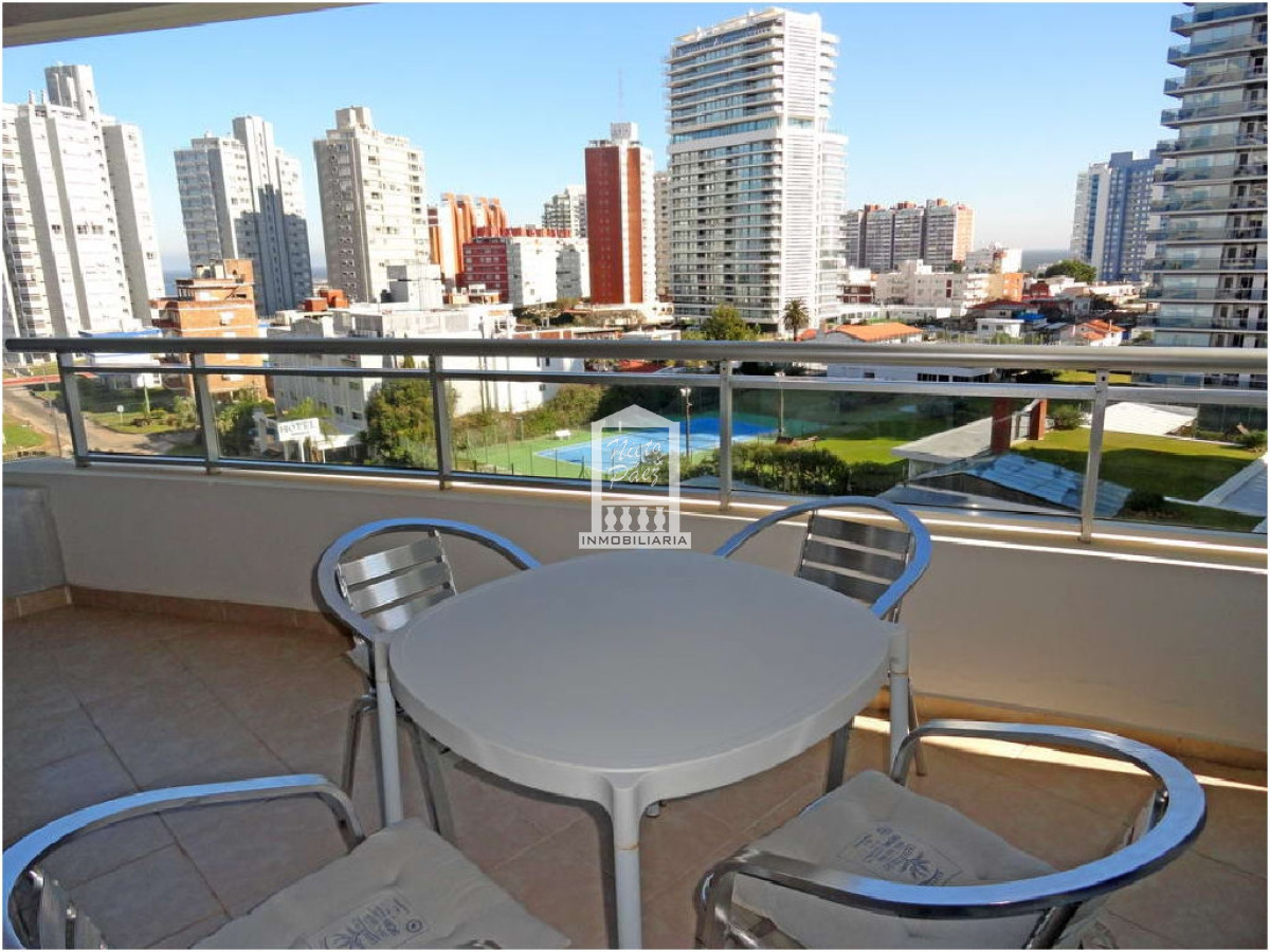 Moderno, con todos los servicios. 3 dorm
