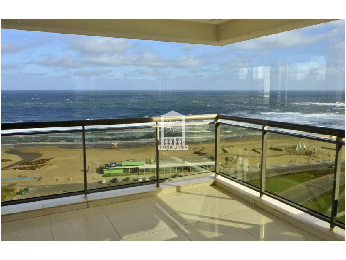 Esquinero, 3 suites + servicio.  - NYP28810A
