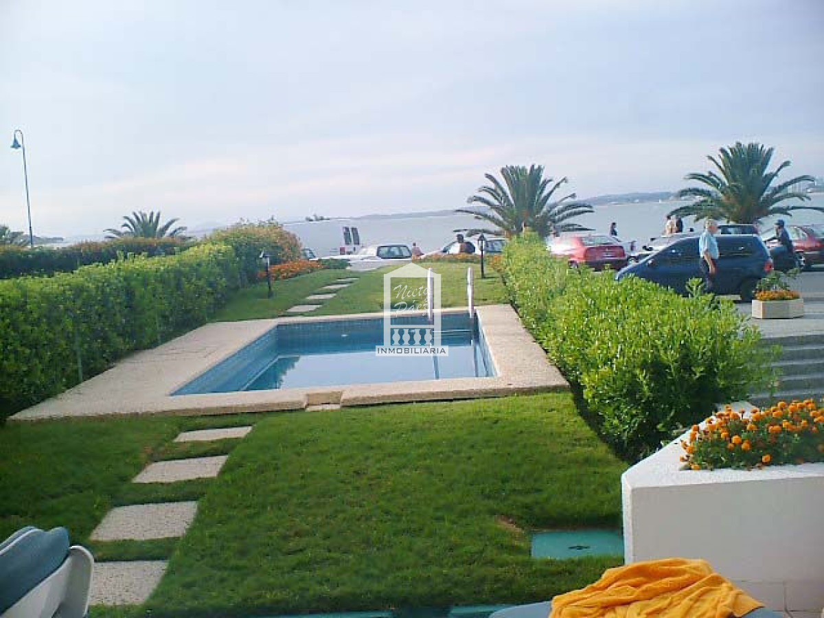 Apartamento en Punta del Este, Península - NYP997A