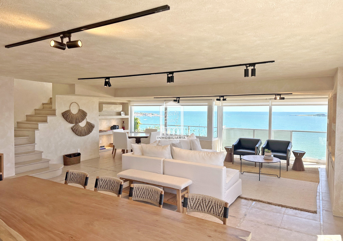 Penthouse dúplex reciclado, Playa Mansa. Losa radiante. Vidrios DVH - NYP2570A