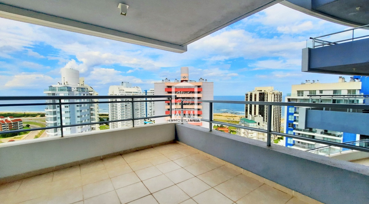 Moderno, planta especial. 3 dorm, 3 baños.  - NYP22408A