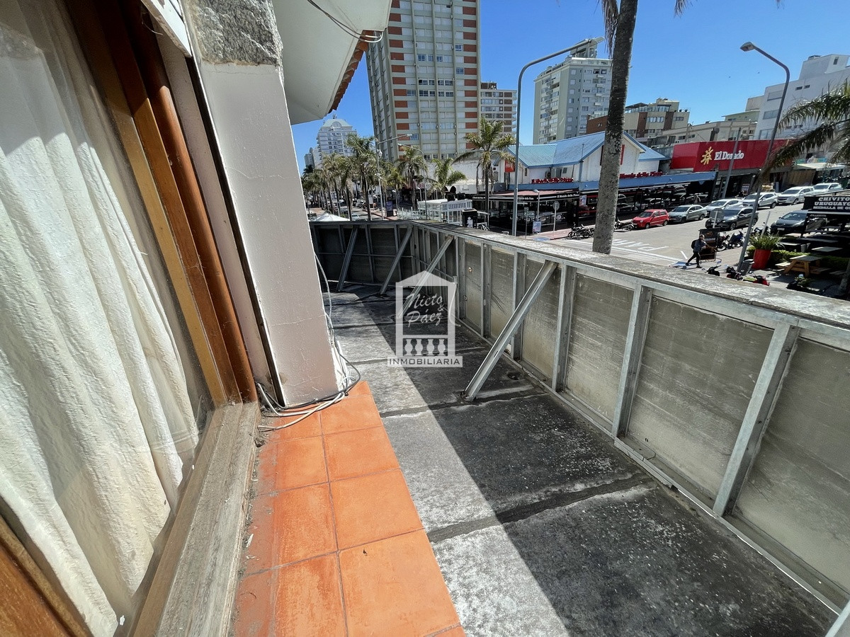 Una casa con patio en plena península!! Hermoso apartamento de e normes dimensiones con la mayor comodidad!! - NYP39082A