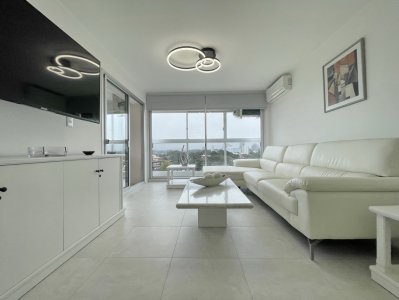 Reciclado, con el mejor sol para todo el año. Edificio con todos los amenities!!