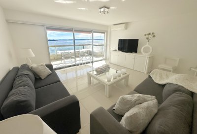 Primera fila, 4 dorm, piso alto con toda la vista, parrillero propio. 
