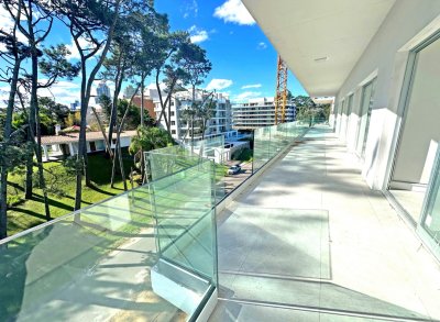 A estrenar en Playa Mansa, 2 dorm. Garaje y box grande