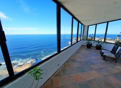 Impactante planta, piso alto con toda la vista al océano. 2 garajes