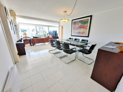 Playa Mansa, 2 dorm, 2 baños. Bajos gastos. Full amenities