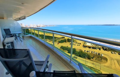 Coral Tower. Piso alto con toda la vista a la bahía de Punta del Este