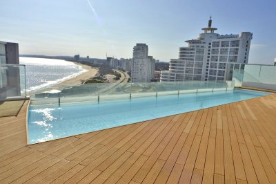 Penthouse triplex. Único, piscina propia, ascensor privado. 