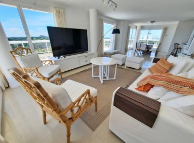Penthouse dúplex, 3 dorm, parrillero y jacuzzi.