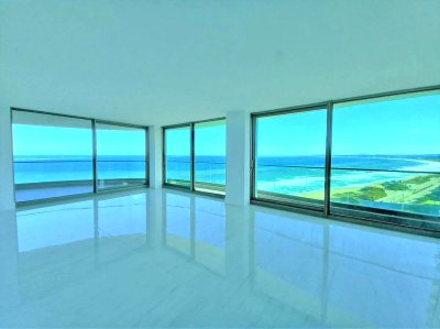 Fendi Chateau Residences, piso alto, 2 garajes. 