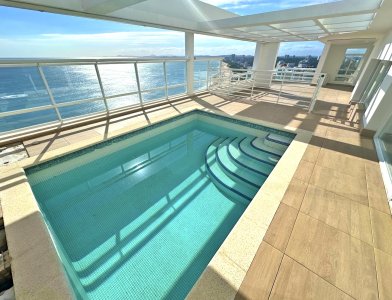 Impactante penthouse dúplex con pileta propia. 670 m2, 4 garajes