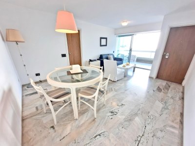Zona puerto, torre de categoría. 2 dorm, 2 baños, garaje