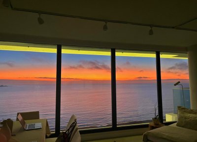 Venetian, esquinero a Punta Ballena, piso alto, 2 garajes.