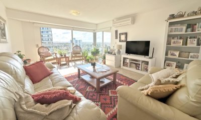 Piso alto, reciclado. 3 dorm. Amenities