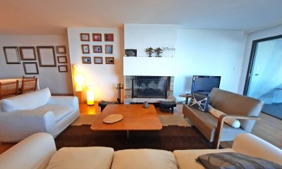 Semipiso con vista al océano. 3 suites + servicio completo. 2 garajes