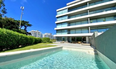 Espectacular, super equipado, piscina propia. 2 garajes