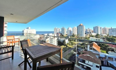 Brava, piso alto con vista al mar.