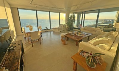 Venetian, esquinero a Punta Ballena, piso alto, 2 garajes.