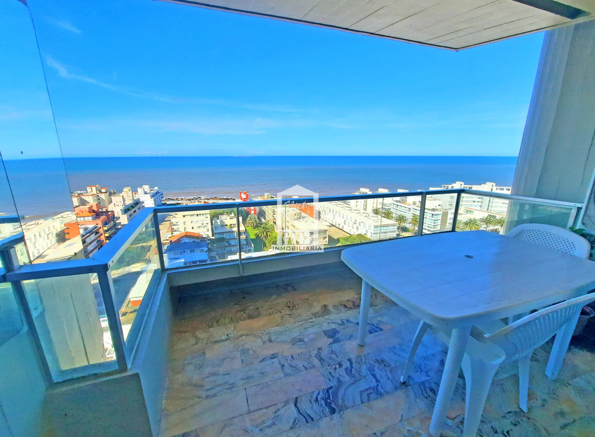 Península, 3 dorm, piso alto con vista a la brava. Reciclado