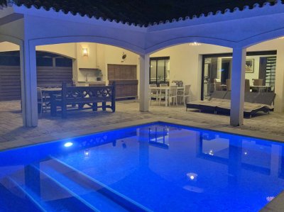 barrio privado, boulevard park. playa mansa. 5 dorm. piscina climatizada. losa radiante - nyp33034c