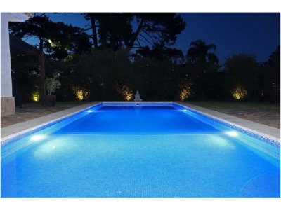 barrio privado, boulevard park. playa mansa. 5 dorm. piscina climatizada. losa radiante - nyp33034c