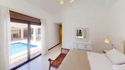 barrio privado, boulevard park. playa mansa. 5 dorm. piscina climatizada. losa radiante - nyp33034c