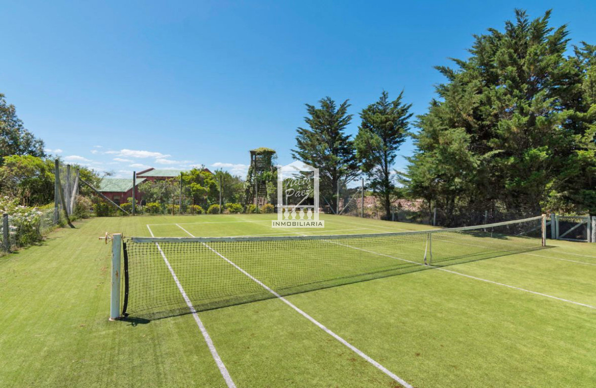 José Ignacio, 7 suites, tenis, piscina, sauna. - NYP40126C