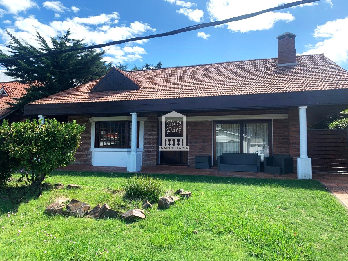 Mansa, cerca del mar, primeras paradas. 3 dorm, barbacoa grande