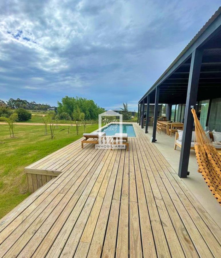 Pueblo Mío, con vista al Golf. Piscina, 3 suites + servicio. 