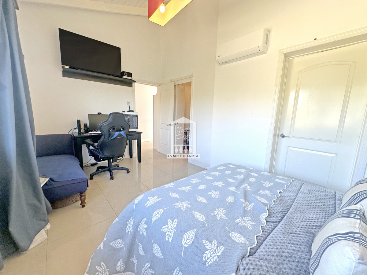 Casa ID.33898 - Barrio Privado. 500 m2 construidos, 1.491 m2 de terreno. Piscina climatizada. Pronta para entrar.