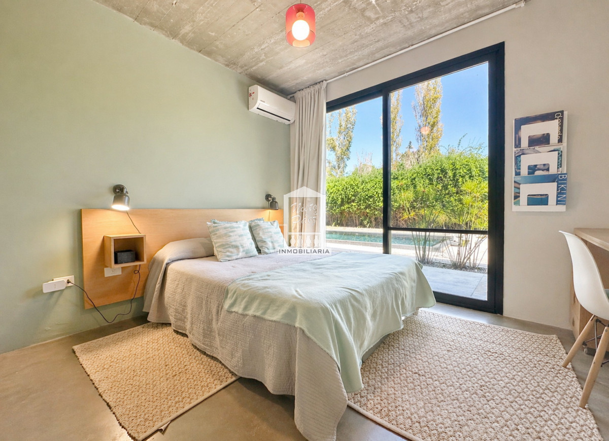 Casa ID.34860 - Barrio Privado, 3 dorm y servicio. Piscina. DVH