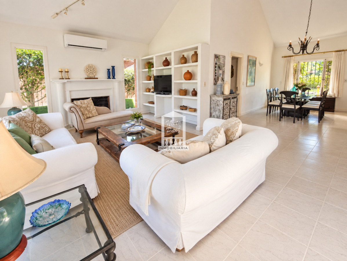 Casa ID.29828 - Espectacular casa, con piscina y gran jardín a 200 metros de playa brava